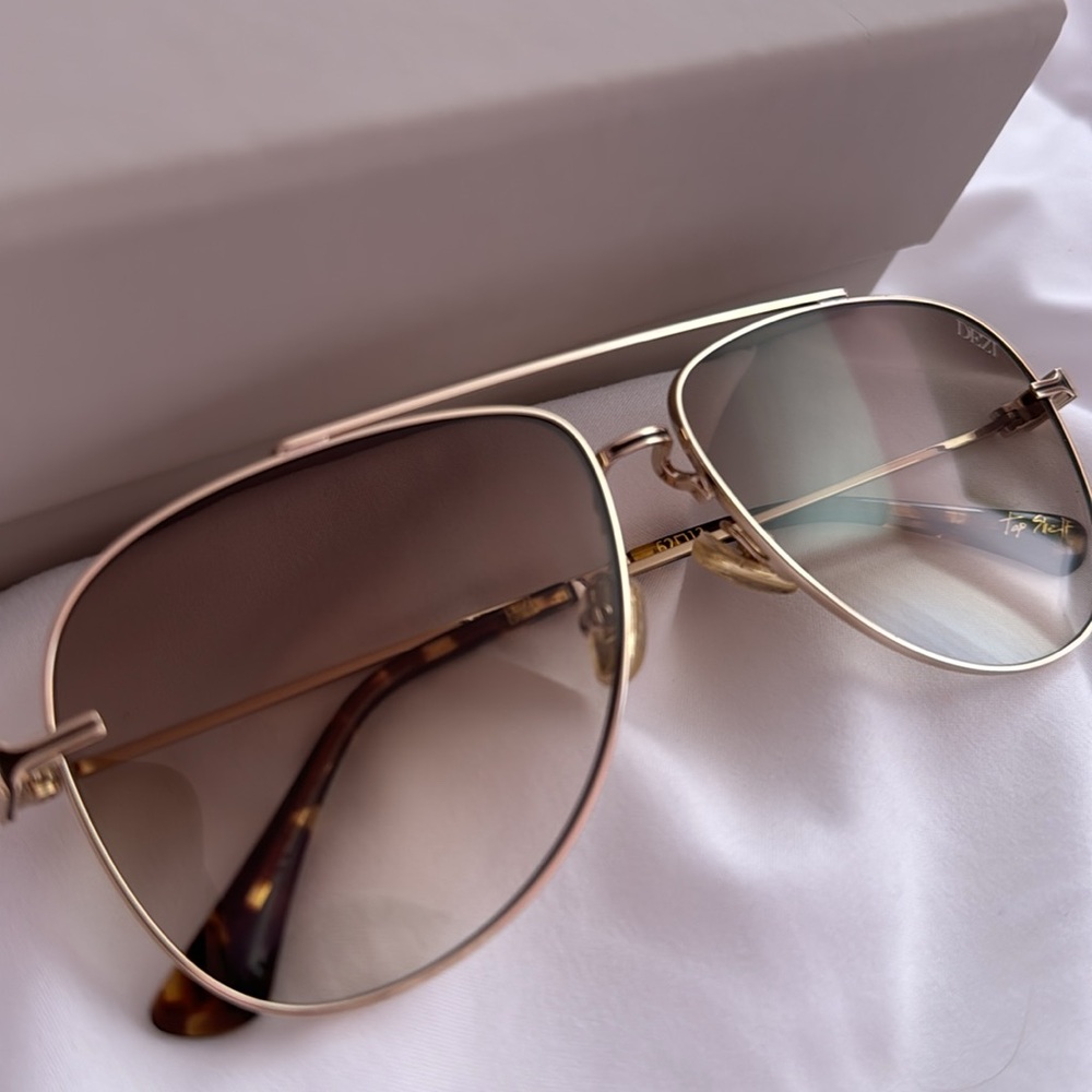 Dezi Top Shelf Sunglasses Gold Gradient - Picture 6 of 6
